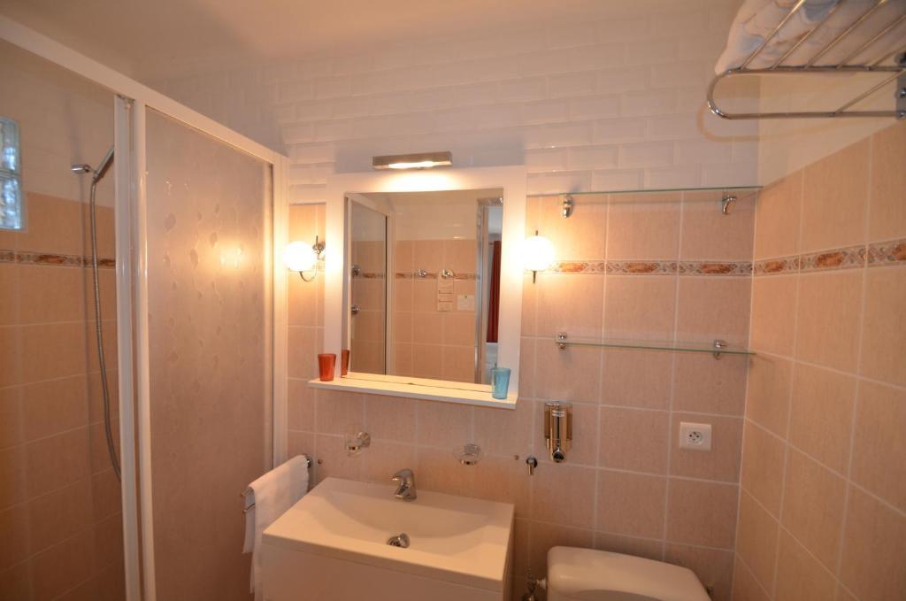 Athena Motel Saint Aygulf Quarto foto